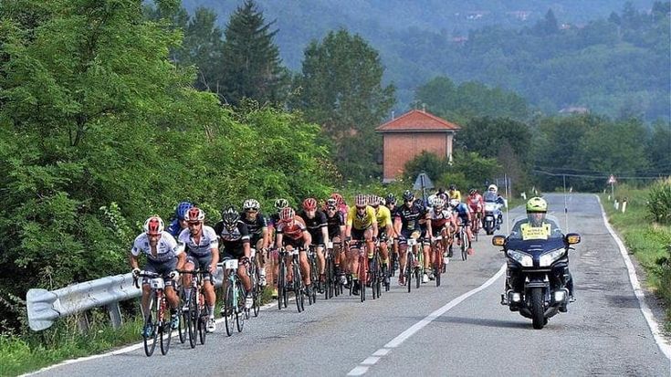 Malori alla Granfondo Torino: muoiono due ciclisti sessantenni