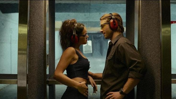 Richard Linklater: “Un finto killer per incastrare i mandanti. L’incredibile storia vera di ‘Hitman’ che ho trasformato in commedia”