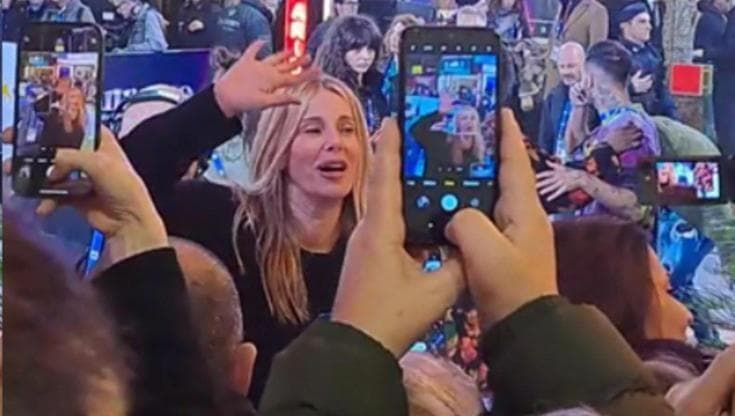 Sanremo, anteprima sul green carpet: Alessia Marcuzzi prova con il corpo di ballo di Luca Tommassini