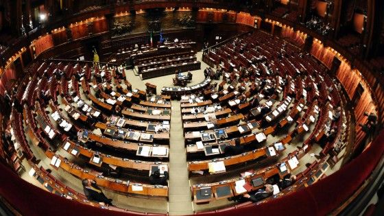 "Partiti spa" sull&rsquo;orlo del fallimento: senza fondi pubblici buco di 80 milioni