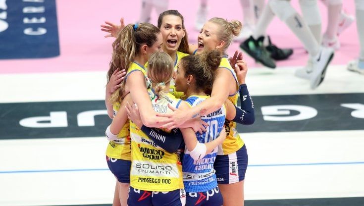 Volley, Conegliano imbattibile: vince anche la Supercoppa, Novara si arrende