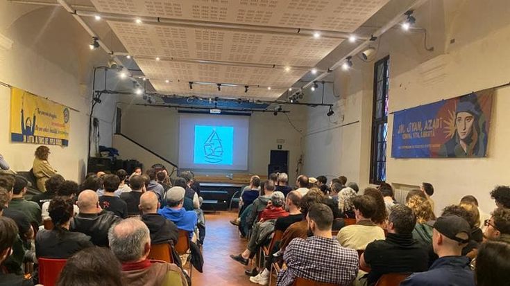 In duecento a Labàs per la serata del collettivo ucraino: “Sosteniamo la resistenza, ma senza armi”