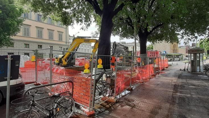 Tramvia, nei viali 7 maxi pensiline. Via libera della soprintendenza