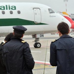 Alitalia, l'affondo di Di Maio contro Atlantia: "I morti del ponte Morandi non si barattano"
