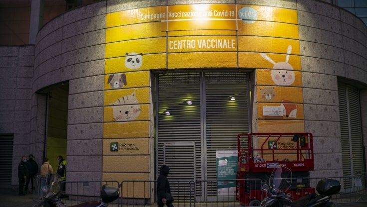 Vaccino Covid in Lombardia, oggi  il baby V-Day in Fiera tra cartoni animati e clown