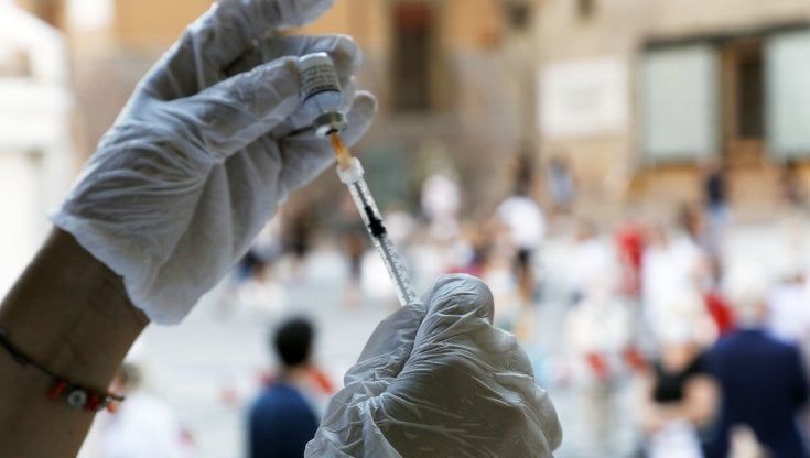 Covid, dal 31 agosto a Parma vaccini anche con i pediatri. "Ecco perché è importante farlo"