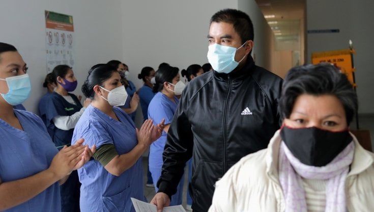 Coronavirus nel mondo, più di 123 mila casi negli Usa in un giorno. Oltre 60 mila nuovi contagi in Francia. Germania: tutta l'Italia zona a rischio