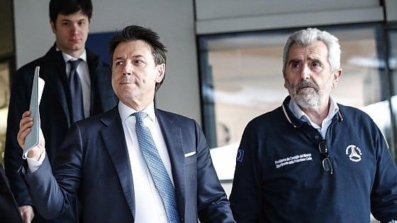 Coronavirus, Miozzo (Cts): "Far tornare i medici nelle scuole e chiudere le discoteche"