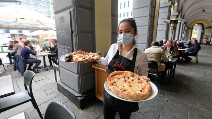 Riaperture: 500 euro in più al giorno per ristorante e 5 miliardi in più al mese per i centri commerciali