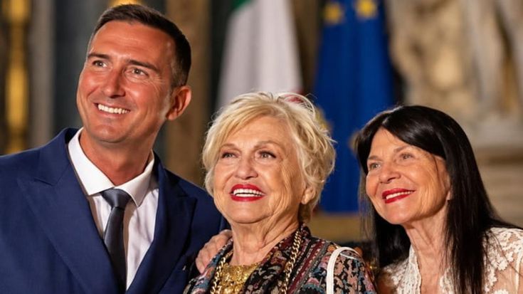 Caso Wanna Marchi, ecco il trucco per avere gratis le sale del comune: “Basta un consigliere”