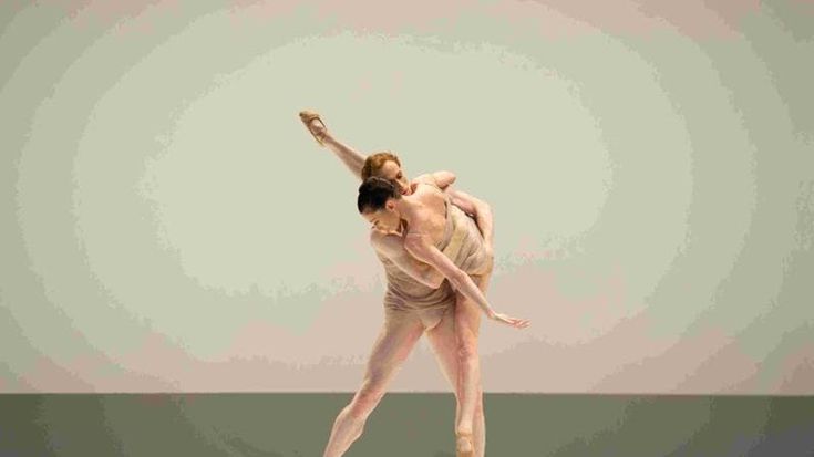 Danza, il trittico McGregor / Maillot / Naharin alla Scala: tre visioni per una serata memorabile