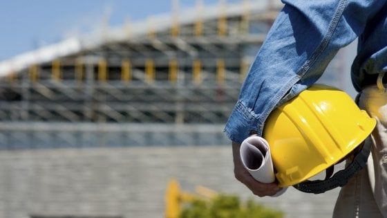 Crollo palazzina, la denuncia dei costruttori: "In Puglia 150mila edifici sono a rischio"