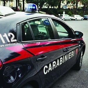 Roma, licenziato distrugge l'auto del datore di lavoro a sprangate: arrestato