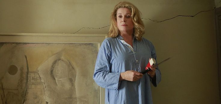 Catherine Deneuve, la libert&agrave; di avere 71 anni: "Ora faccio il cinema che mi pare"