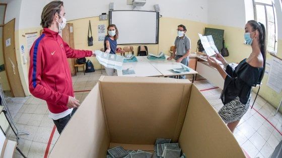 Referendum, in Toscana vince il sì  ma fatica a imporsi nei capoluoghi