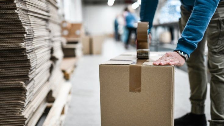 Gli sprechi dell’e-commerce: in Italia consegnati oltre 64 milioni di metri cubi di aria ogni anno