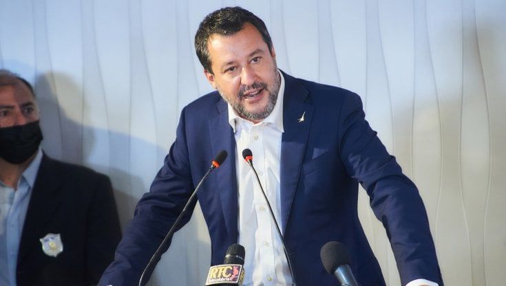 Comunali a Milano, dai fondi per la campagna alle liti e ai veti incrociati: perché il  centrodestra non trova il candidato sindaco