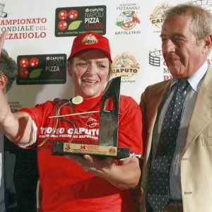 Il trionfo di Teresa "Che emozione battere tutti con la margherita"