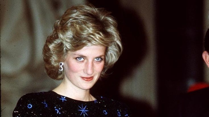 Il mistero delle lettere d’amore tra Lady D e Carlo: “La principessa voleva pubblicarle”