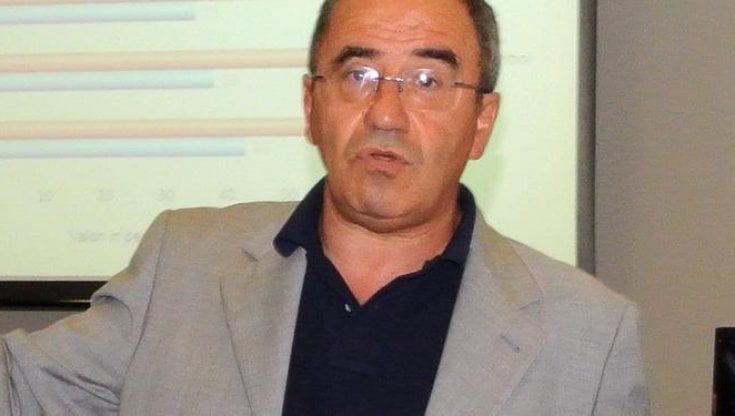 L'Aquila, l'urologo Carlo Vicentini uccide la moglie e i due figli, poi si suicida. 