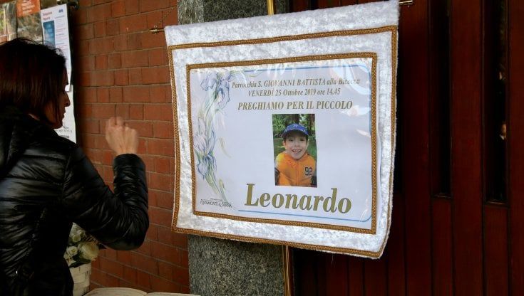 Morte a scuola del piccolo Leonardo, i giudici sulla maestra assolta: "La caduta dalle scale al rientro in aula, non c'è nesso causa-effetto"