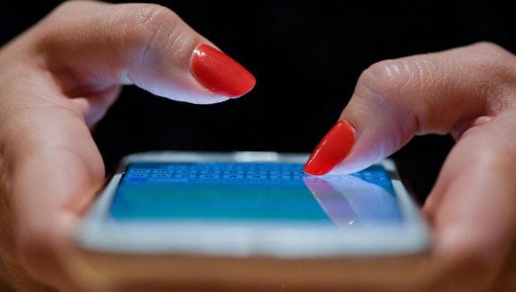 Unghie lunghe, presto sarà più semplice usare i touchscreen