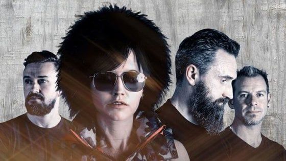 Cranberries, un brano inedito per i 25 anni dal debutto: Dolores O’Riordan canta in irlandese