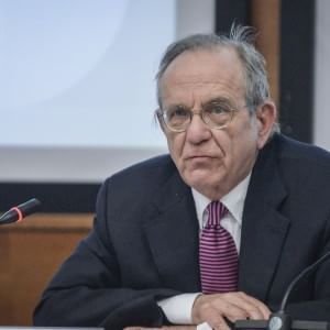 Linee anticorruzione per controllate Mef. Padoan: "Non resteranno lettera morta". Cantone: "Su corruzione intercettazioni da ampliare" 