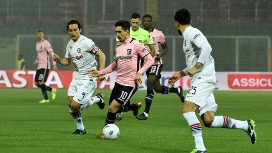 Serie B, sorprendente Foggia: il Palermo si arrende in casa 1-2. Duhamel e Kragl negano la vetta ai rosanero