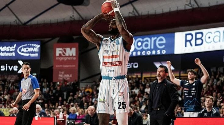 Basket: troppo forte Venezia, Napoli cade 106-96
