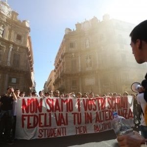 Palermo, primo corteo studentesco dell'autunno: "No all'alternanza scuola-lavoro"