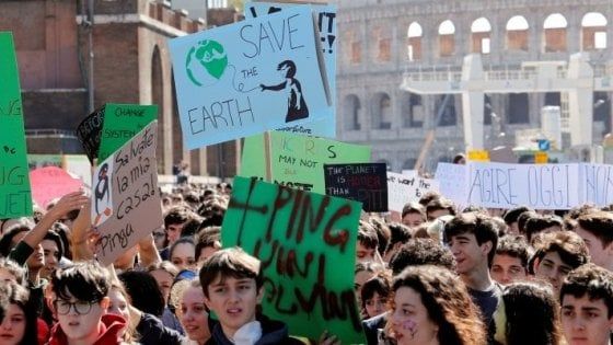 Clima, Aldo Masullo: "L'onda verde dei giovani che sferza la politica"