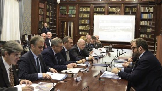 Bagnoli, verso un accordo il tavolo Governo-Comune. De Vincenti: "Il sito ha un futuro grazie a Renzi"