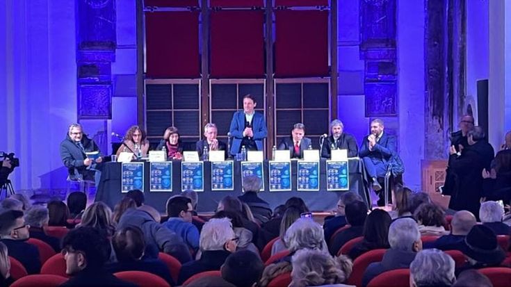 Campania, crescono Pil e lavoro ma i giovani laureati emigrano
