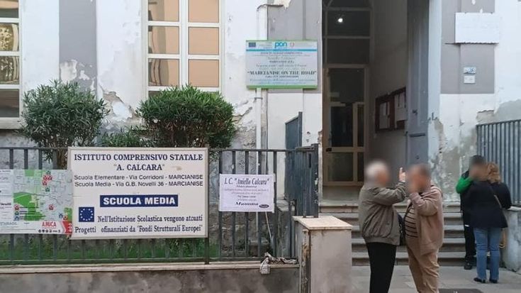 Tragedia a scuola: ragazza 12enne scrive un biglietto e si toglie la vita nel Casertano