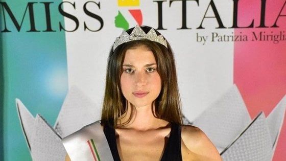 Milano, la 18enne Sofia reginetta di bellezza: vince la selezione per Miss Italia
