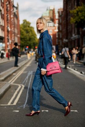 15 pantaloni denim da avere nell'armadio