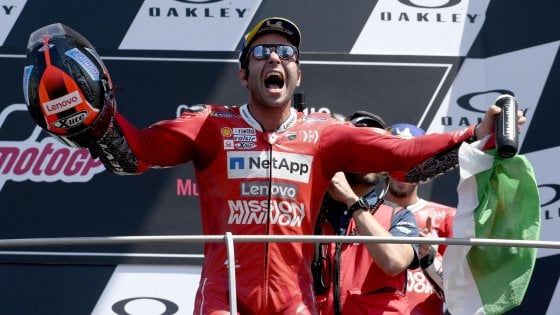 MotoGp, Mugello;Petrucci: "Il sogno di una vita". Rossi: "Che differenza con gli altri..."