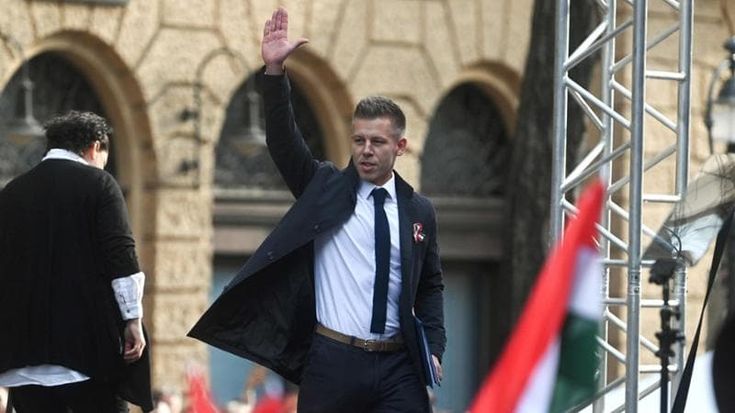 Ungheria, migliaia in piazza contro Orbán dopo l’audio dell’ex ministra sul presunto caso di corruzione