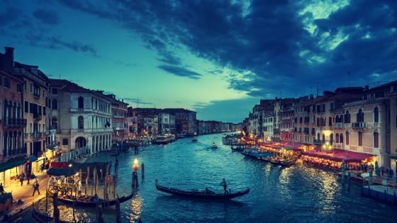 In gondola tra i canali