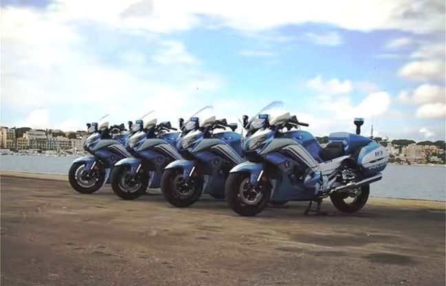 La nuova moto della Polizia è la Yamaha FJR1300AE