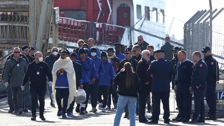 Alta attenzione del Colle sul premio per i rimpatri. Mantovano al Quirinale. Spunta emendamento