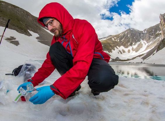 Greenpeace sui Monti Sibillini a caccia di sostanze tossiche
