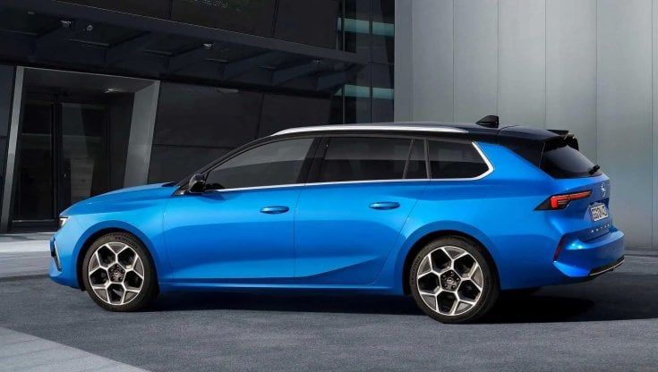 Nuova Astra sportwagon, così la tradizione sposa la tecnologia