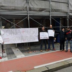 Sit-in di protesta contro la battuta della Finocchiaro alla "Tv delle ragazze"