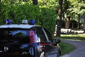 Cicagna, cade dal tettodella sua casa: morto
