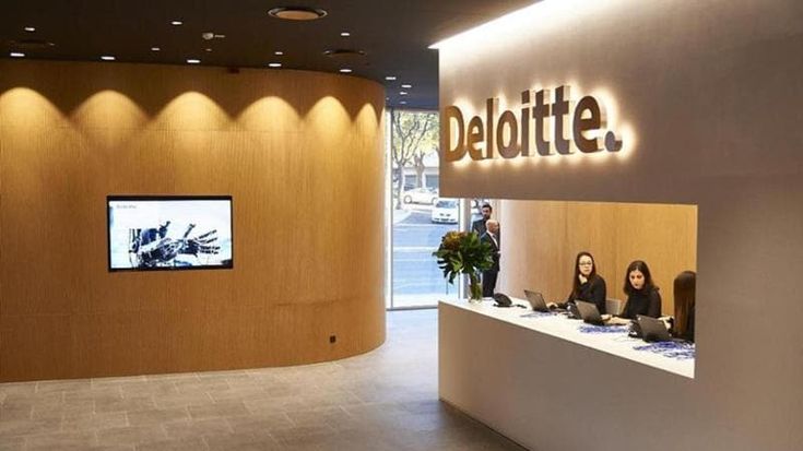 Bari, Deloitte stringe i tempi: in Fiera le prime postazioni attive da marzo. C’è anche un auditorium