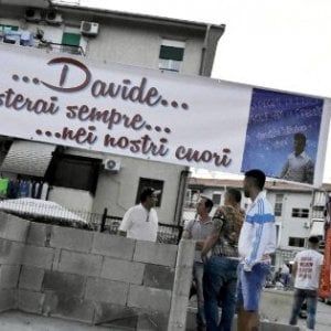 Omicidio Bifolco, un'indagine rivela: "Il boss agevolò gli scatti shock della salma". 