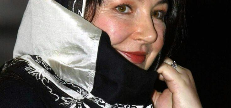 Kate Bush di nuovo sul palco ma fa un appello: "Spegnete i cellulari"