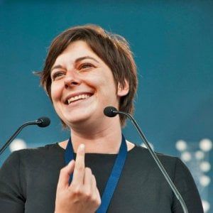 Cecilia Strada: "La guerra fa girare un mucchio di soldi ma la pace ne farebbe girare molti di più"